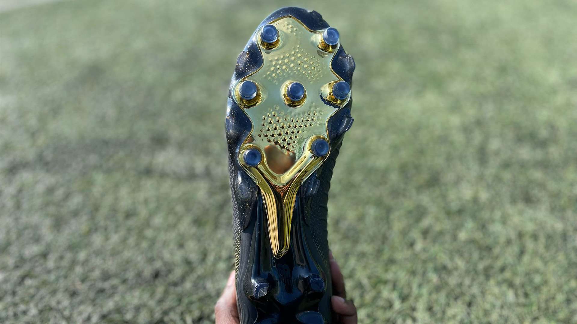 部都对她表 部都对她表